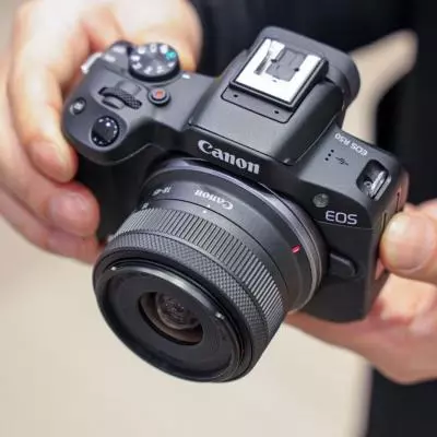 Canon EOS R50
