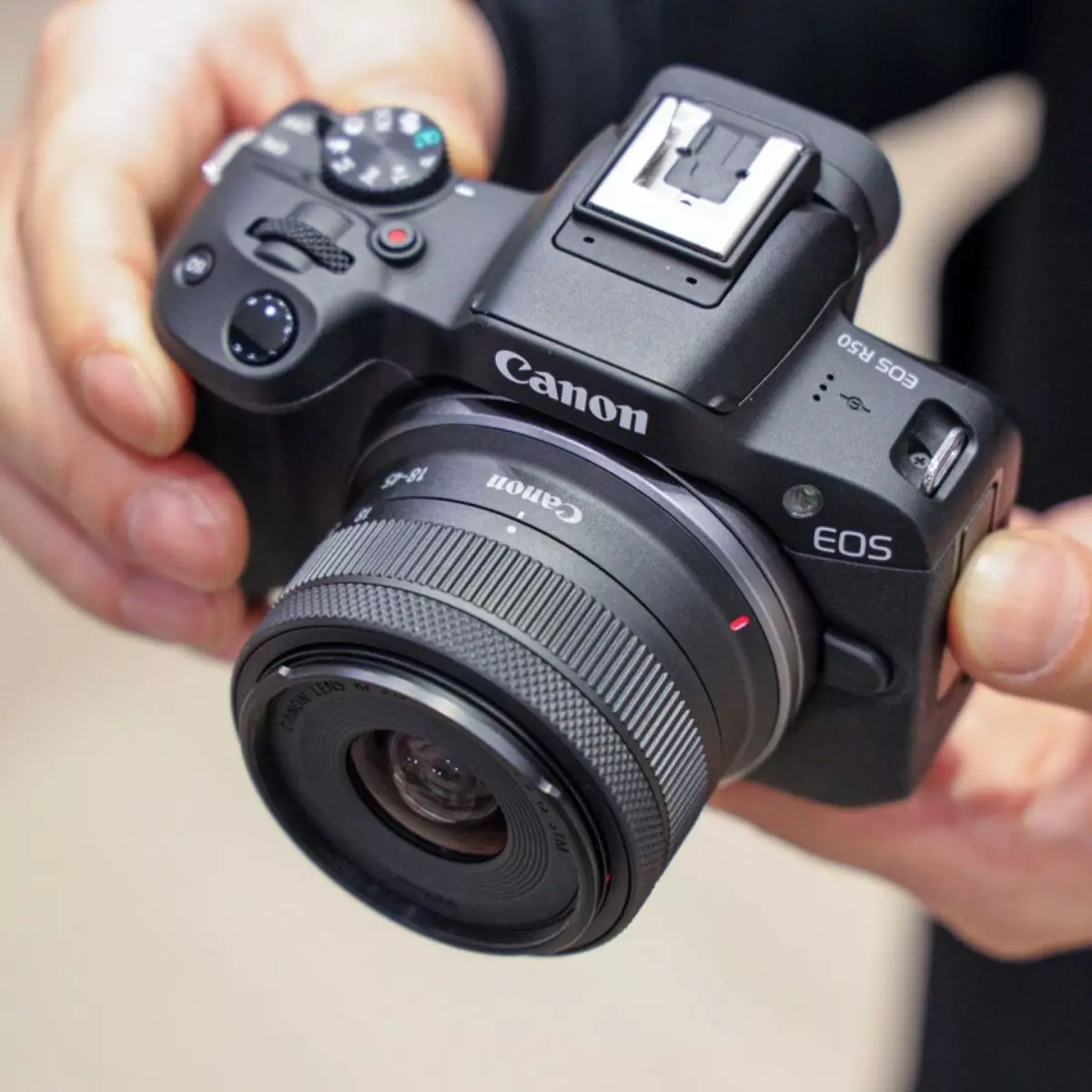 Canon EOS R50