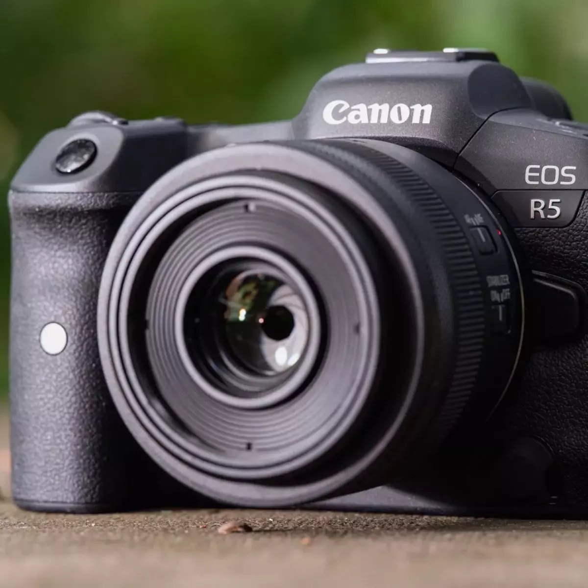 3. Canon EOS R5