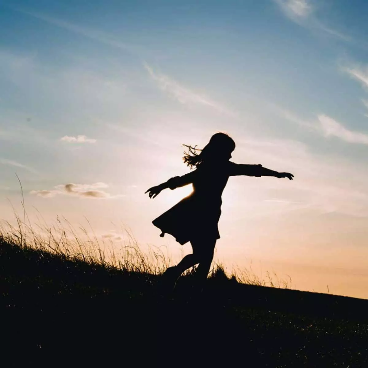 Silhouette: Gaya Foto Estetik dan Misterius