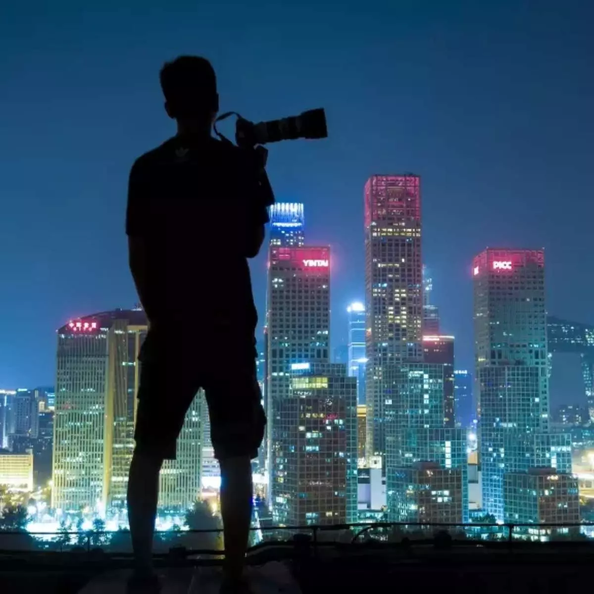 Cara Memilih Aperture Kamera untuk Fotografi Low Light atau Malam Hari