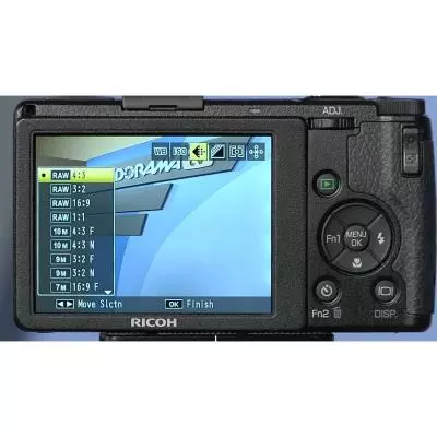 Tips Membeli Ricoh GR IV di Tahun 2026