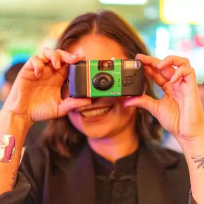 Fujifilm Quicksnap vs Kamera Analog Konvensional