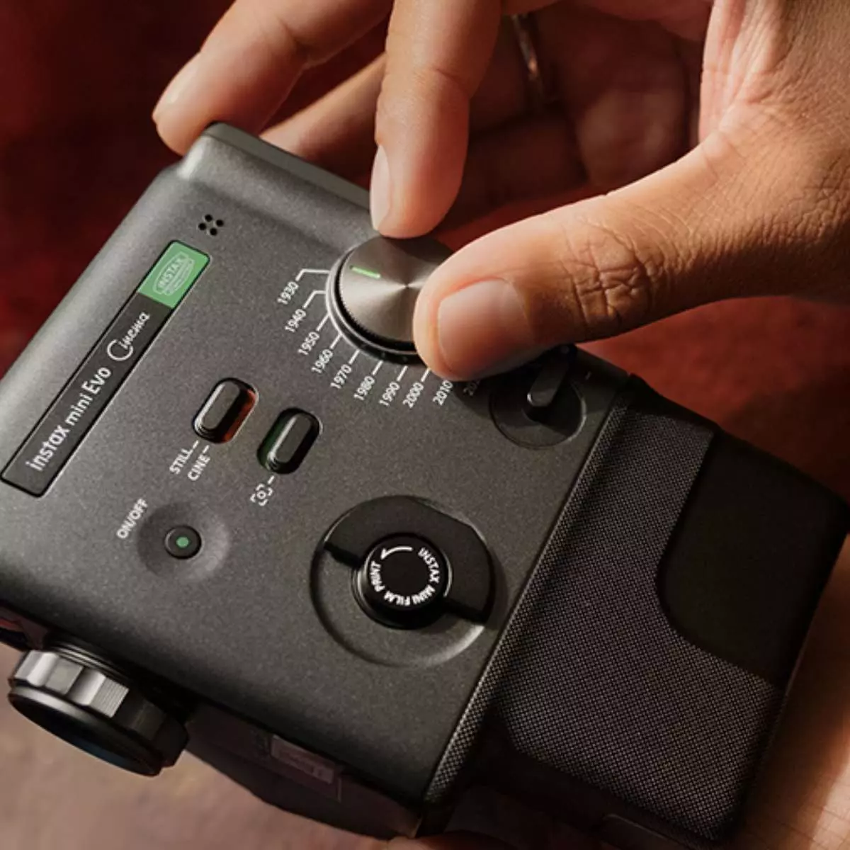 Kelebihan Instax Mini Evo Cinema Dibanding Kamera Instan Biasa