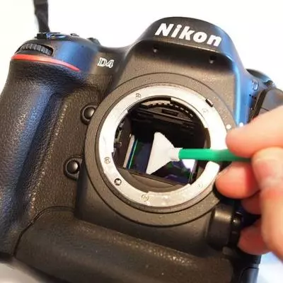 Tips Perawatan Lensa Agar Tetap Awet