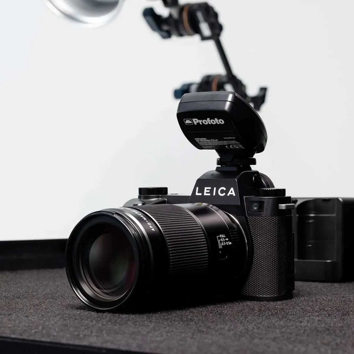 Desain dan Build Quality Leica SL3-P