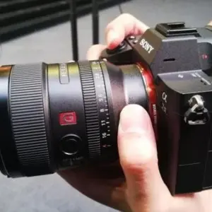 Full Frame atau APS-C Lebih Cocok untuk Fotografi?