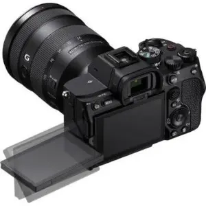 1. Sensor Full-Frame 33 MP Memberikan Detail Foto yang Tinggi